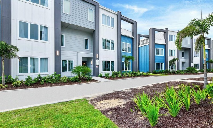Reunion Hotel | Cozy Condo with Pool Table near Disney & Waterpark Access - B9-136