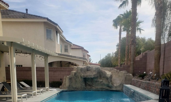 Enterprise House | Cozy, convenient modern home in SW Las Vegas! Family-Friendly, 8 MILES TO MGM