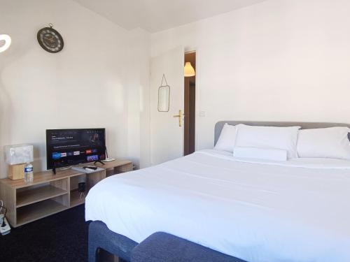 Faubourg de l'Arche House | Cozy Corner near Paris La Defense Grande Arche