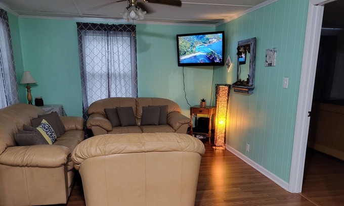 Supply Cottage | Cozy Cottage Intercoastal Waterway - 5 mins From Beach!