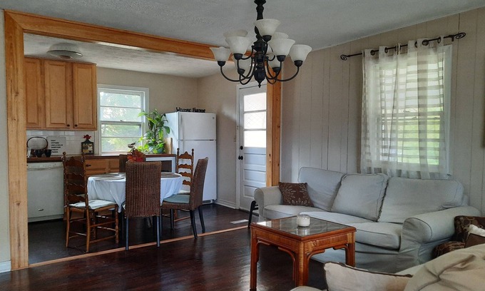 Fuquay-Varina House | Cozy Cottage like a Spa in Downtown Fuquay-Varina