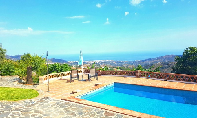 Frigiliana Cottage | Cozy cottage located next to the Sierra de Almijara Natural Park
