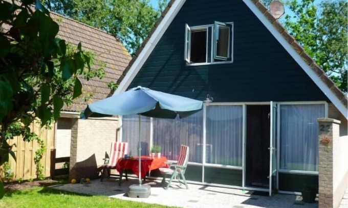 Sint Maartensvlotbrug House | Cozy cottage for 4 people near the sea in North Holland. Wlan included