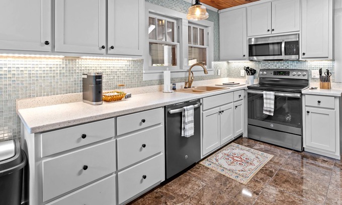 Maggie Valley Cottage | Cozy Cottage On The Creek