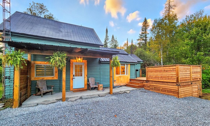 Hastings Highlands Cottage | Cozy Cottage Retreat Private 2 Acres, Near Lake