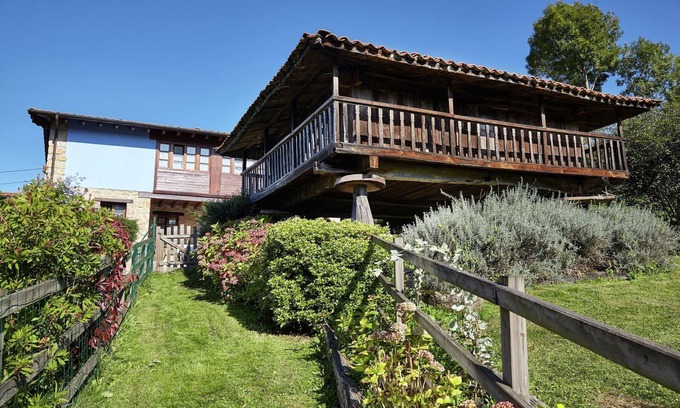 Pruneda Apartment | Cozy Cottage with Pool & Terrace