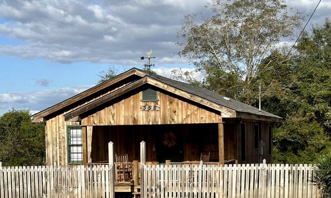 Eufaula Cabin | Cozy country cabin just 7 miles from beautiful Lake Eufaula! Recently remodeled!