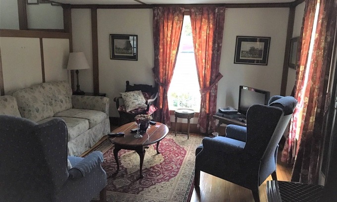Cooperstown House | Cozy Country Home minutes from Cooperstown and Dreams Park - a home run!