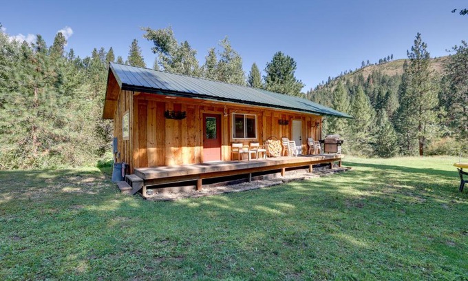 Boise House | Cozy Countryside Cabin in Robie Creek Park!