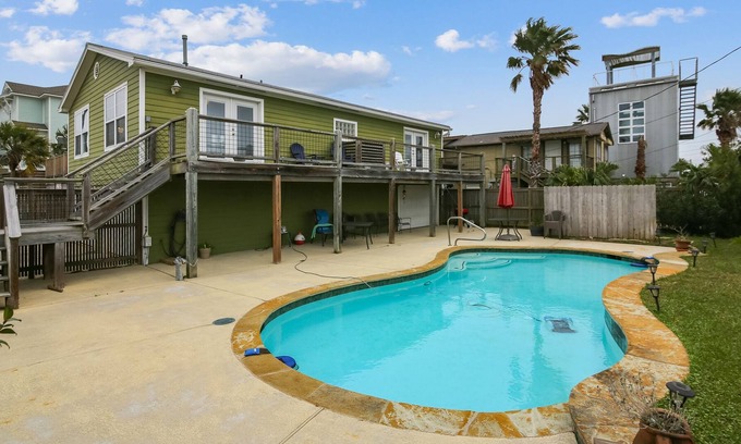Galveston House | Cozy Cove | Fish from the Backyard! Private Pool