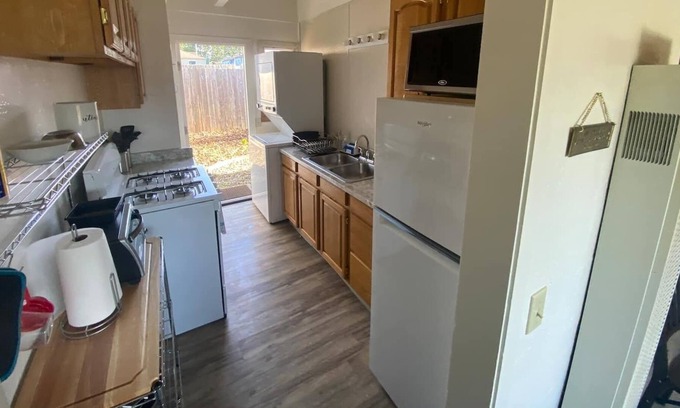 Eureka House | 🍃Cozy, cute, central Eureka; pets ok; sleeps 4-5