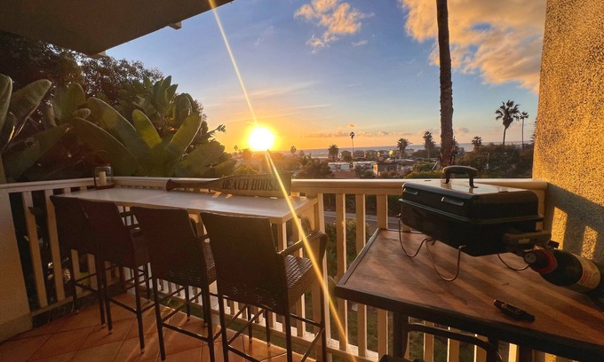 Del Mar Condo | Cozy Del Mar Beach Haven - Ocean Views, 3 Blocks to Beach, Walk to Town!