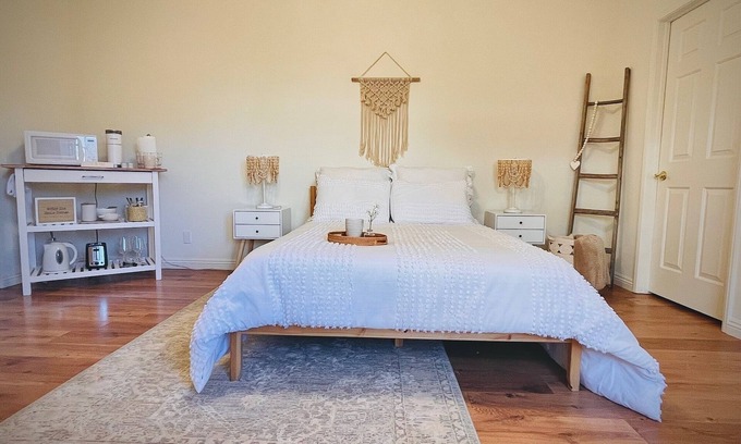 Indio Apartment | Cozy desert casita, airy and bright with golf course and mountain views!