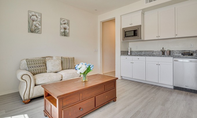 Victorville Apartment | Cozy Desert Sanctuary 9 Mi to Mojave Narrows Park!