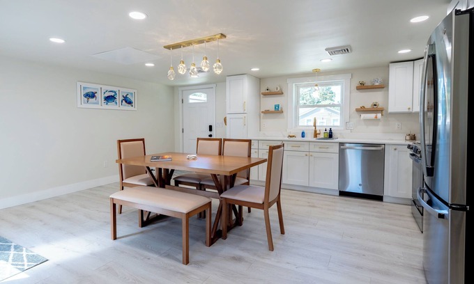 Villas House | Cozy Dog-Friendly Cape May Escape- Short Walk to Beach