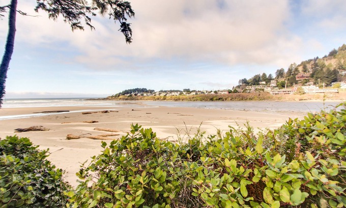 Yachats Apartment | Cozy dog-friendly condo with loft near the beach Enjoy ocean views & more