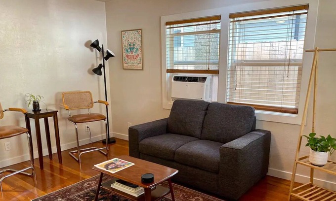 Chico House | Cozy downtown bungalow near Bidwell Park