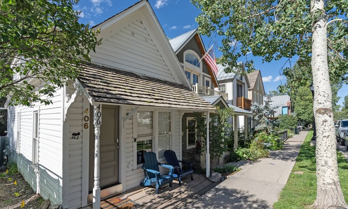 Telluride House | Cozy Downtown Cottage by the Gondola!