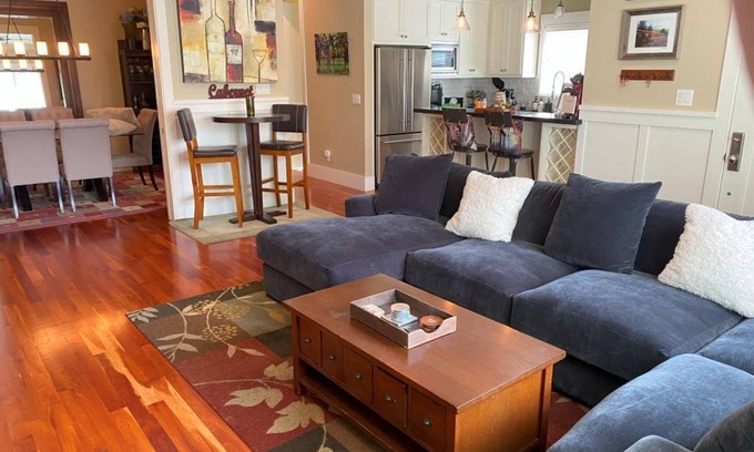 Healdsburg House | Cozy Downtown Healdsburg Home! 1 Block to Wine Tasting, 3 Blocks to Town Plaza