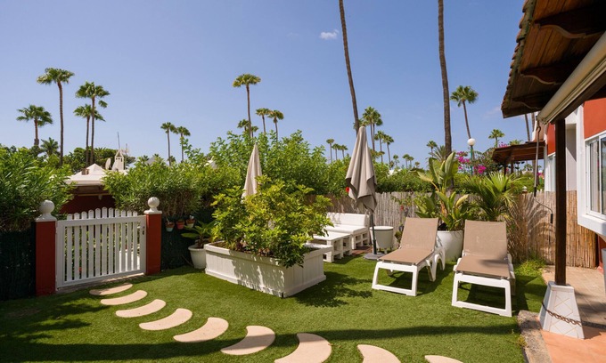 Maspalomas Ski Chalet | Cozy Bungalow with Private Jacuzzi in Maspalomas