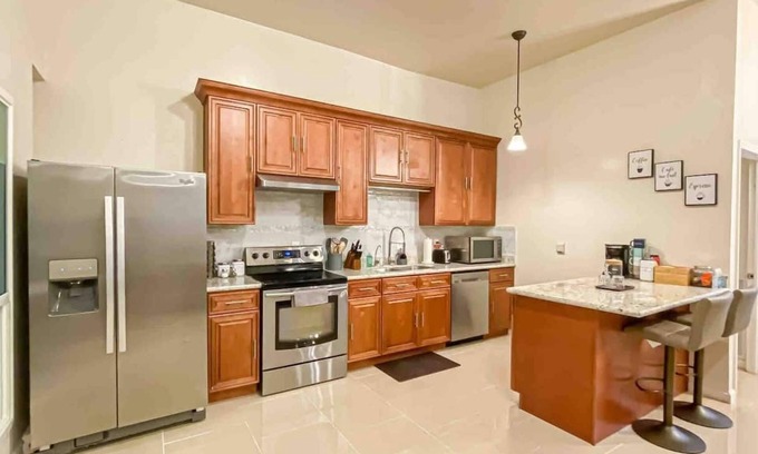 Clodine House | Cozy Family Bellaire Home Hosted by Cindy