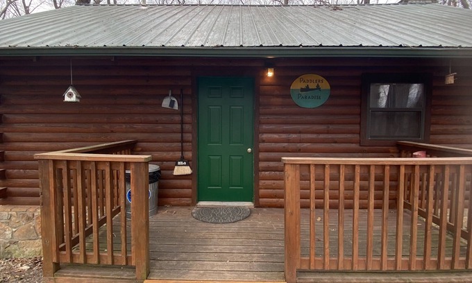 Saint Joe Cabin | Cozy family-friendly cabin tucked away in the heart of St. Joe Arkansas
