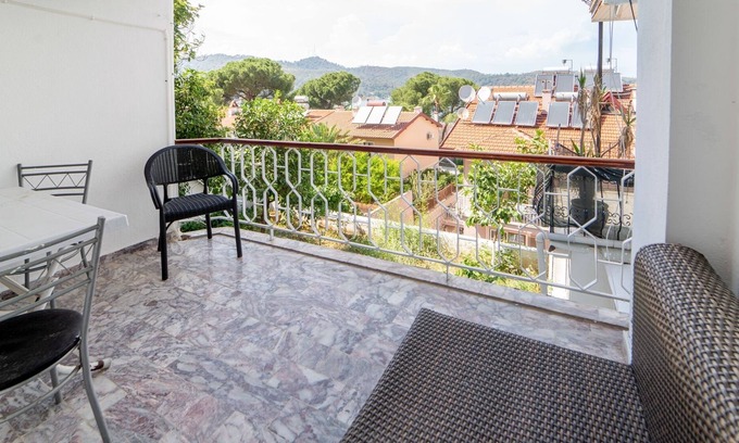 Fethiye Apartment | Cozy Flat with Balcony 1 min to Beach in Fethiye