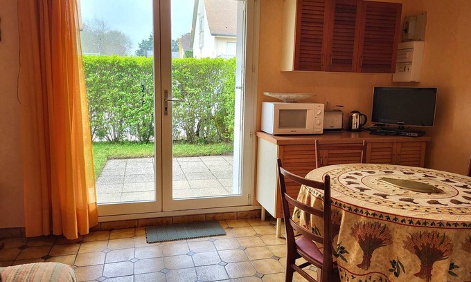 Merville-Franceville-Plage Apartment | Cozy Garden Apartment Steps from Beach, Sleeps 4