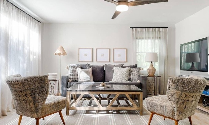 Rochester House | Cozy getaway in a prime location