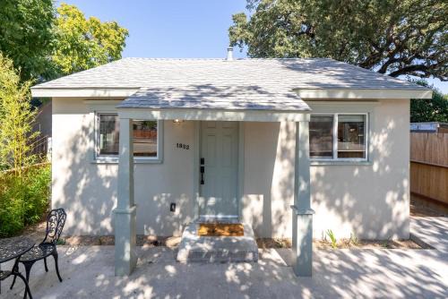 Paso Robles House | Cozy Getaway Stroll to Shops and Restaurants