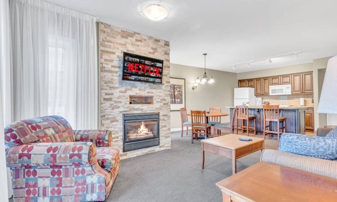 Oro-Medonte Condo | Cozy Getaway with Resort Perks