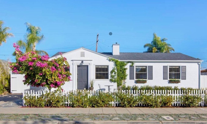 Crown Point Cottage | Cozy Green Centralized Coastal Sanctuary in Crown Point/Pacific Beach San Diego