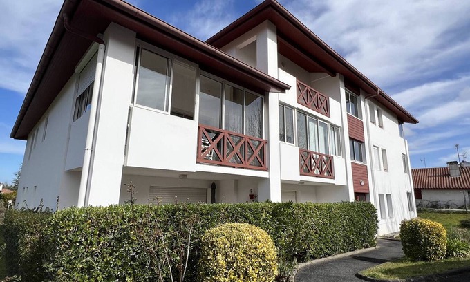 Cambo-les-Bains Apartment | Cozy Ground Floor Studio, Terrace, Parking, Pet-Friendly - Cambo-les-Bains