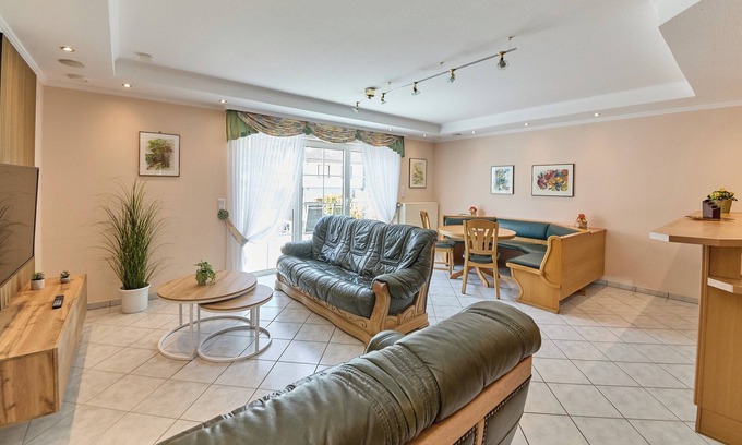 Lieser Apartment | Cozy guest house Binz-Meyer Fewo Paulsberg in Lieser with garden view