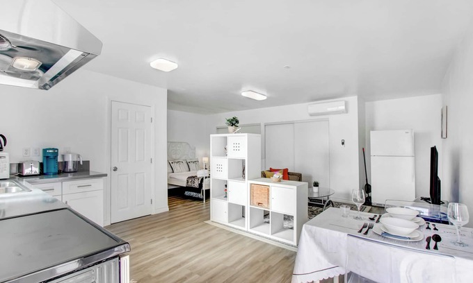 Alhambra Apartment | Cozy Guesthouse near Downtown Alhambra