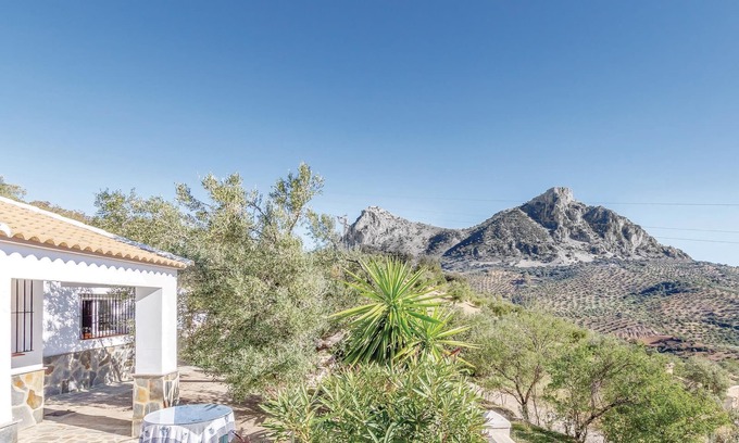 El Gastor House | Cozy home in El Gastor with kitchen