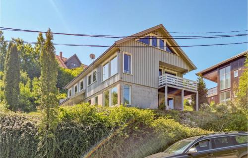 Lyngdal House | Cozy Home In Lyngdal With Kitchen