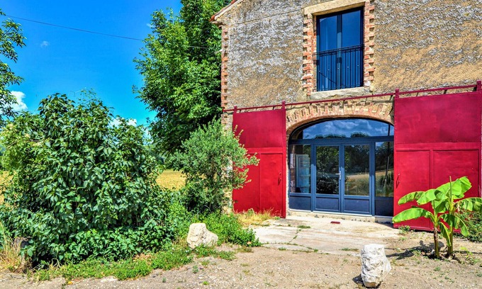 Mornas House | Cozy home in Mornas with kitchen