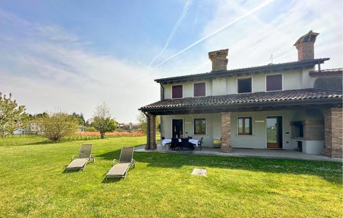 Rosa House | Cozy Home In Rosà With Wifi