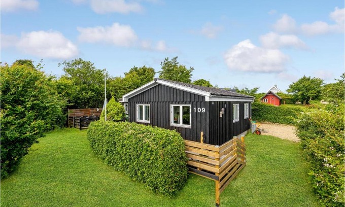 Floutrup House | Cozy Home In Roslev With Wifi