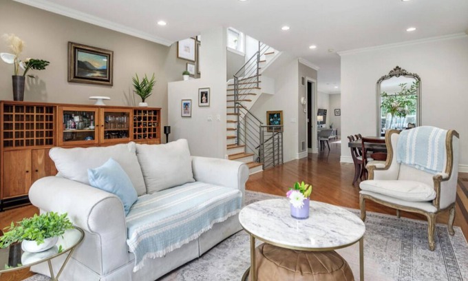 Palmer Square House | Cozy Home in the heart of Chicago W/Private Backyard & Games Room-Free parking.