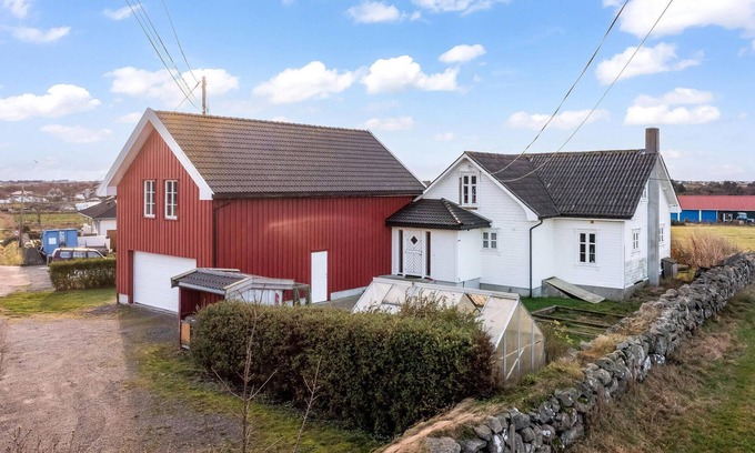 Farsund House | Cozy home in Vanse with kitchen