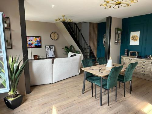 Verlinghem House | Cozy Home with Garden & Terrace