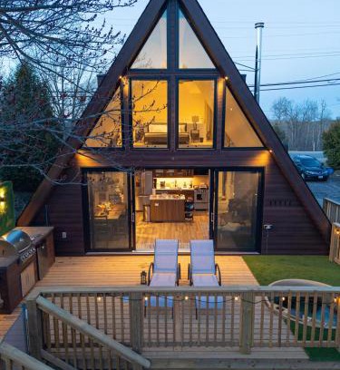 MacTier House | Cozy, Hot Tub, Sauna, Heated Floors, EV, Nespresso