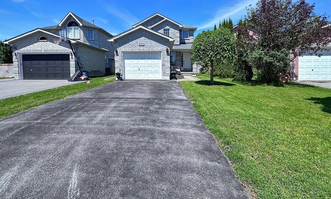 Barrie House | Cozy house at south end Barrie