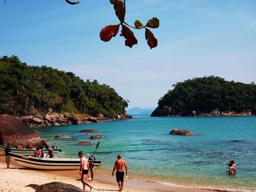 Camburi House | Cozy House Near Picinguaba Beach