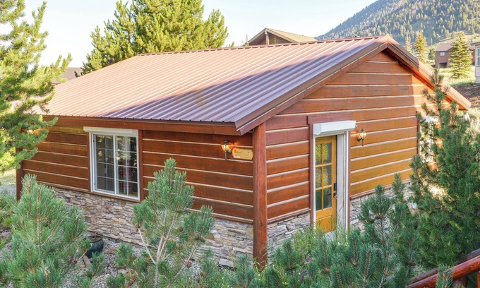 Island Park Cabin | Cozy Island Park Cabin, 20 Mi to Yellowstone!