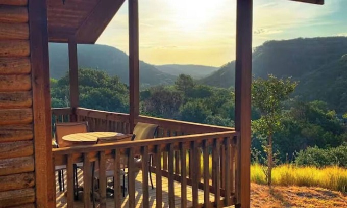 Medina Cabin | Cozy King Cabin #20: Tx Hill Country Resort/w Pool