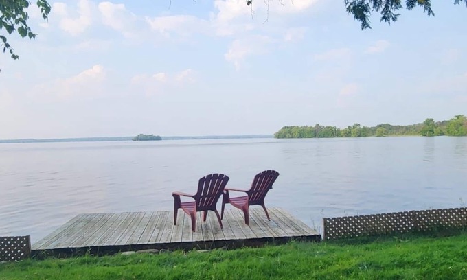 Dunsford Cottage | Cozy Lakefront Cottage in Kawartha Lakes