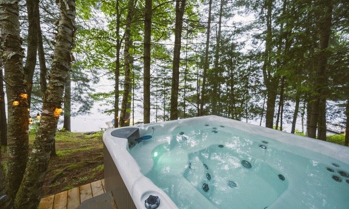 Lake of Bays Cottage | Cozy Lakefront Cottage: Views-Hot Tub-Pet Friendly